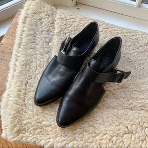 Black dress shoes
